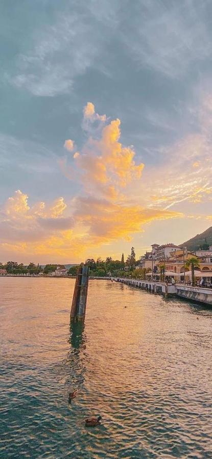 Sky And Lake Cavalcaselle Bagian luar foto